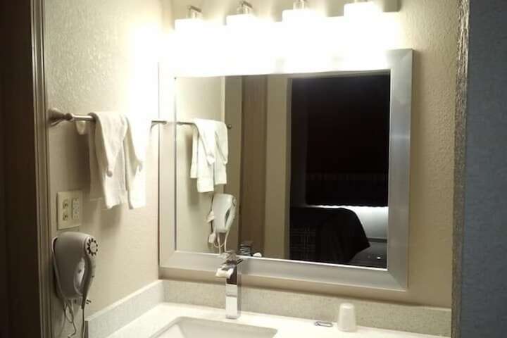 Room 33 of 34