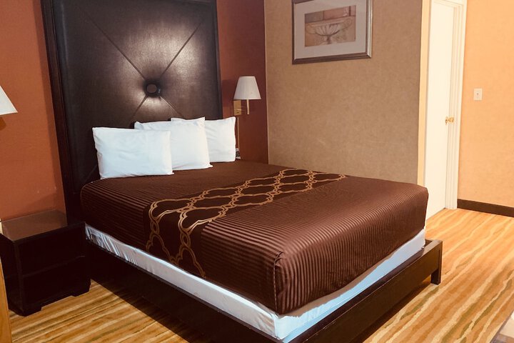 Room 13 of 37