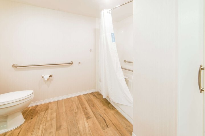 Room 44 of 96