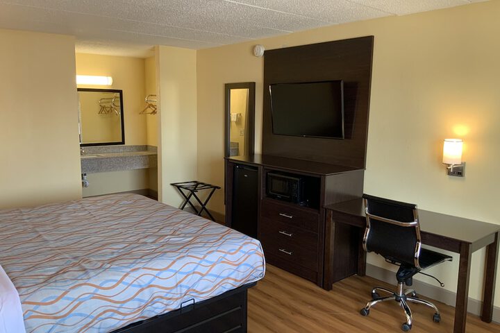 Room 10 of 15