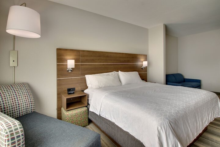 Holiday Inn Express & Suites Laurel by IHG