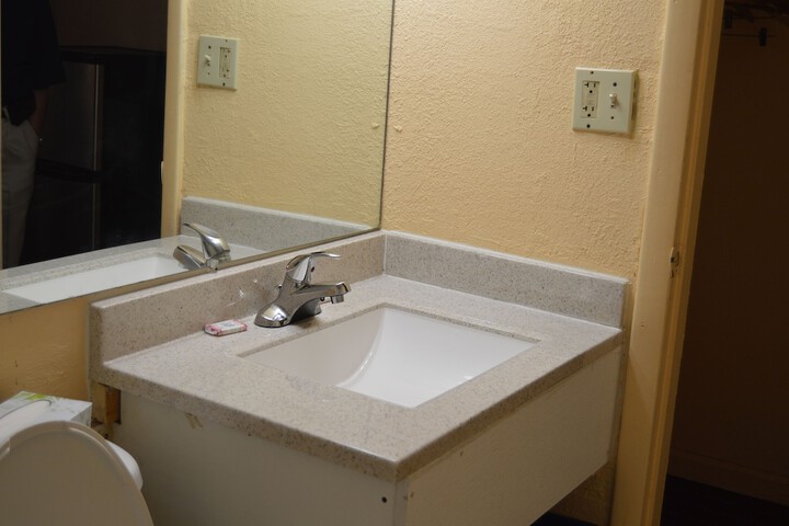 Travelers Inn