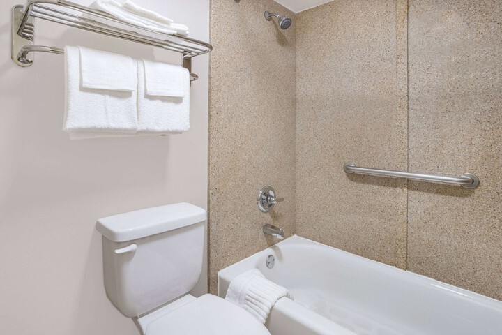 Room 15 of 35