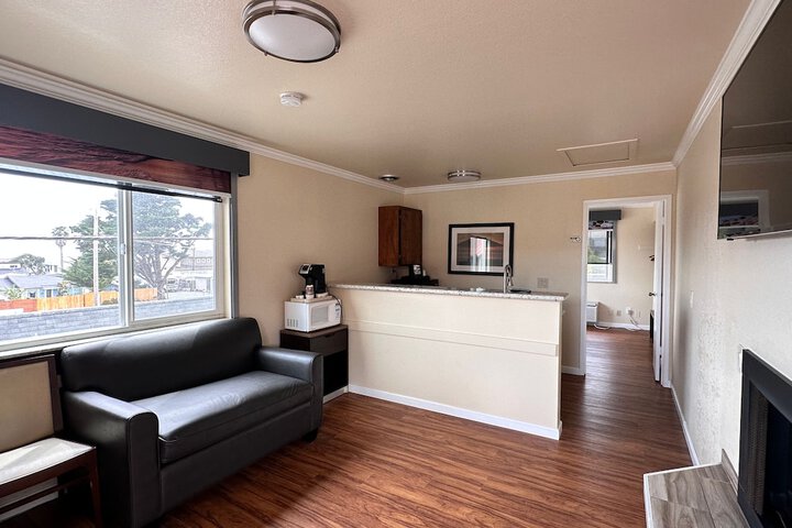 Room 10 of 29