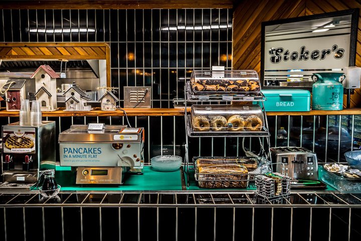 Breakfast/Coffee Service 38 of 46