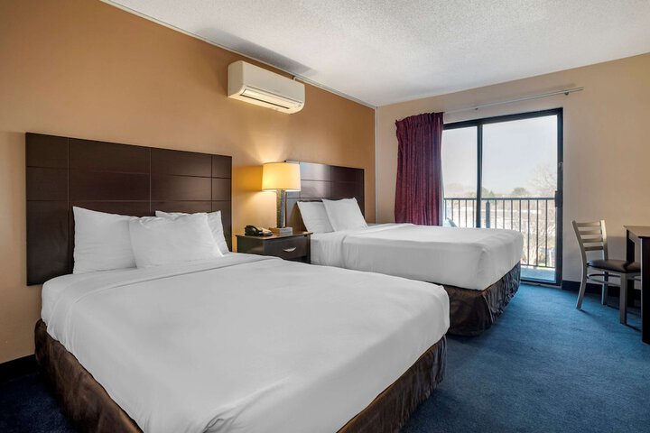 Room 7 of 40
