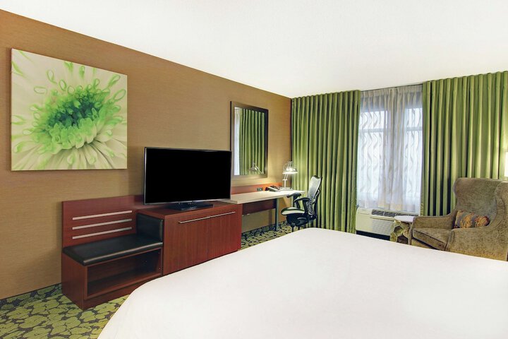 Room 30 of 43