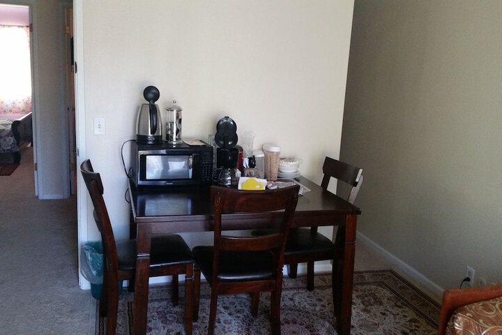 Breakfast/Coffee Service 18 of 22