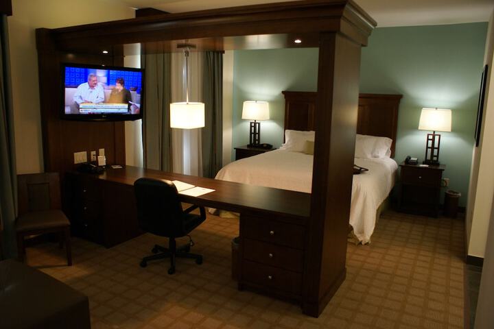 Hampton Inn & Suites Center