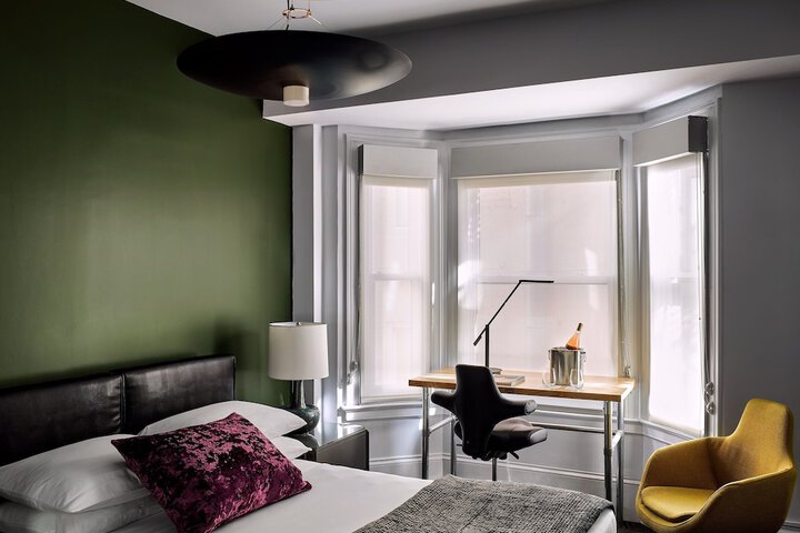 Room 10 of 43
