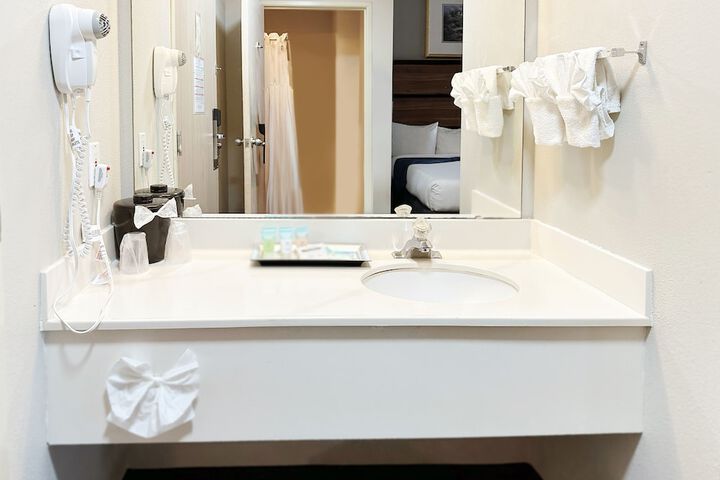 BayVue Hotel Resort and Suites