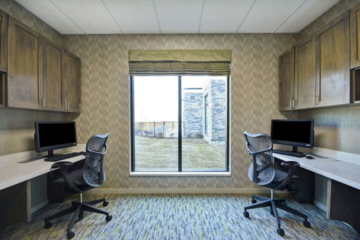 Business Center 36 of 37