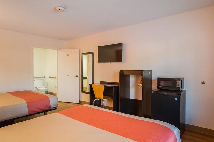 Room 20 of 33