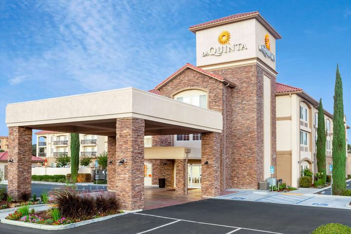 Hotel 3 of 65