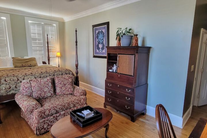 Room 16 of 37