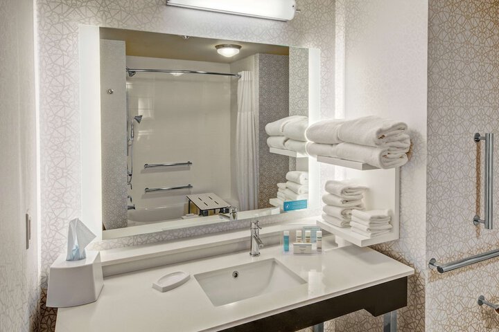 Hampton Inn Fresno Airport