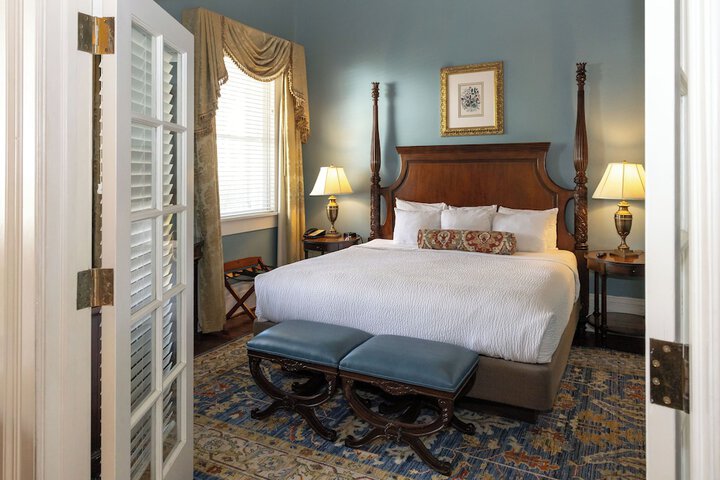 Room 42 of 122