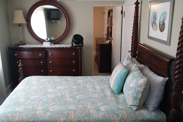 Room 136 of 182