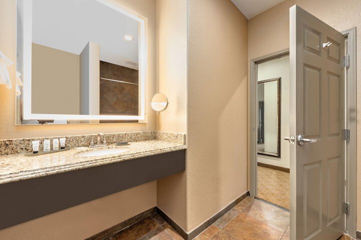 La Quinta Inn & Suites by Wyndham Marble Falls