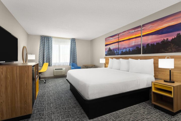 Days Inn by Wyndham Rawlins
