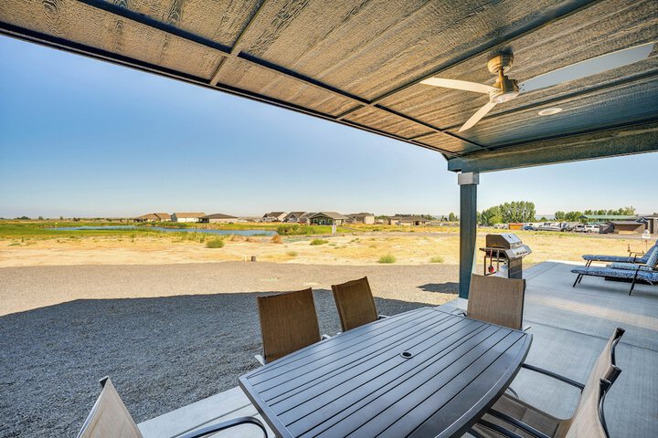 Charming Home Half-mi to Potholes State Park