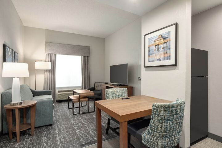 Homewood Suites by Hilton Fort Myers Airport / FGCU