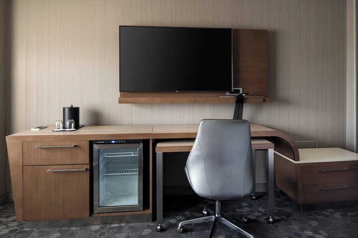 Room 13 of 36