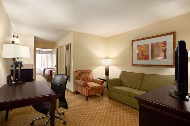 Room 21 of 37