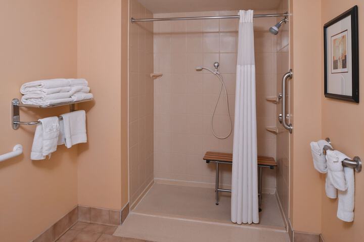 Staybridge Suites Indianapolis-Airport by IHG