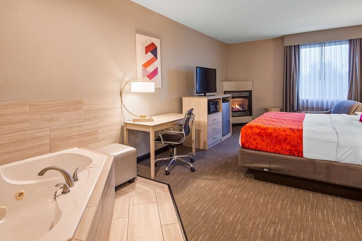 Best Western Plus New Cumberland Inn & Suites