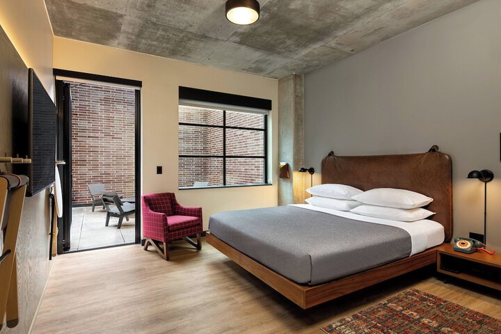 Room 13 of 23