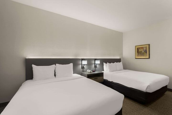Room 21 of 39