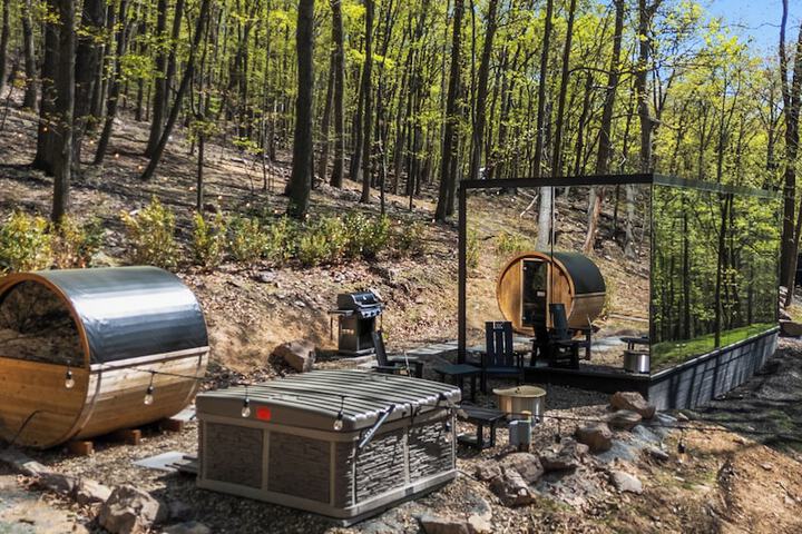 Mirror Villas - Modern Retreat with private hot tubs and mountain view