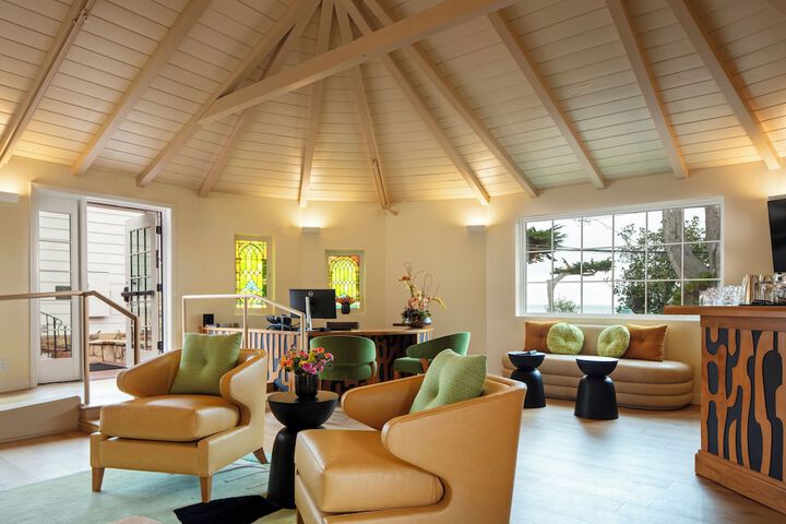 Carmel Beach Hotel