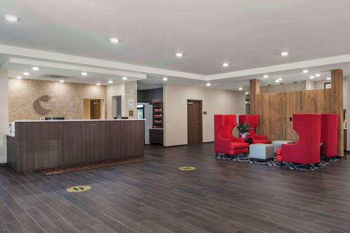 Comfort Inn & Suites Downtown near University