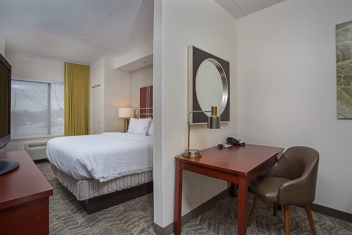 Room 19 of 29