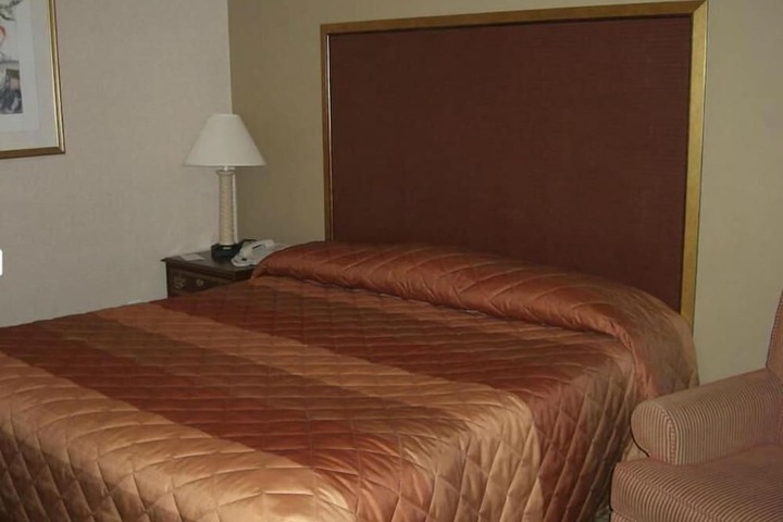 Room 11 of 22