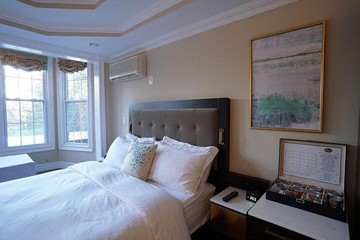 Room 27 of 117