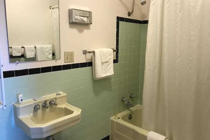 Room 32 of 52