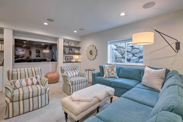 Vibrant Chic Home 20 Mi to Salt Lake City!