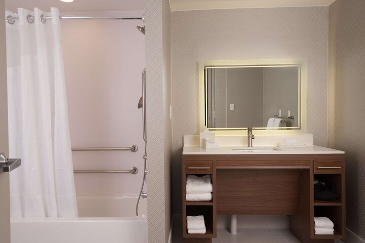 Room 34 of 48