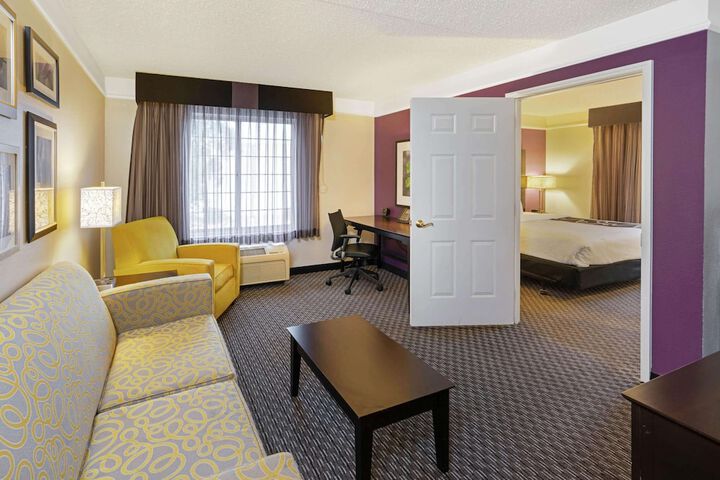 Room 10 of 39