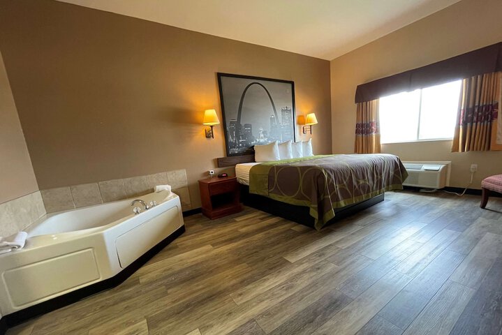Room 13 of 27