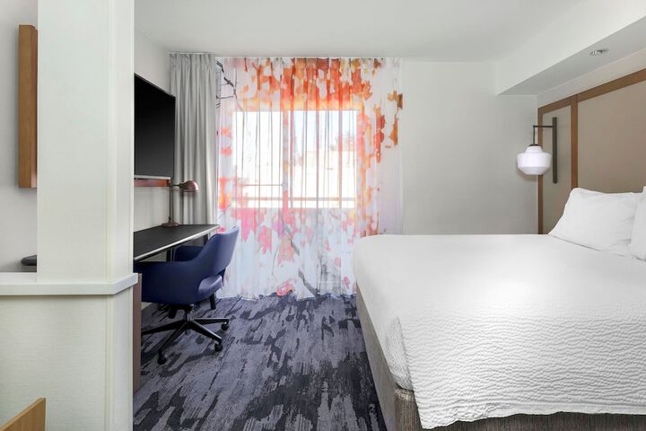 Room 15 of 37
