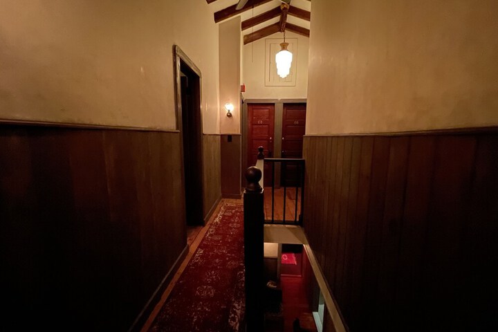 Room 37 of 59