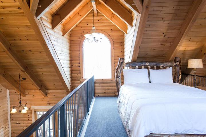 Coblentz Country Lodge by Amish Country Lodging