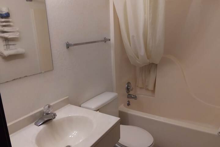 Room 18 of 25