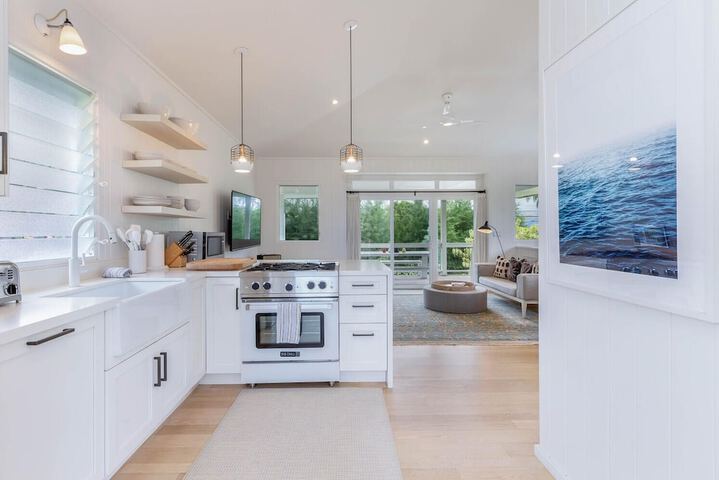 Hanalei Beachfront 2 Bedroom Home by RedAwning