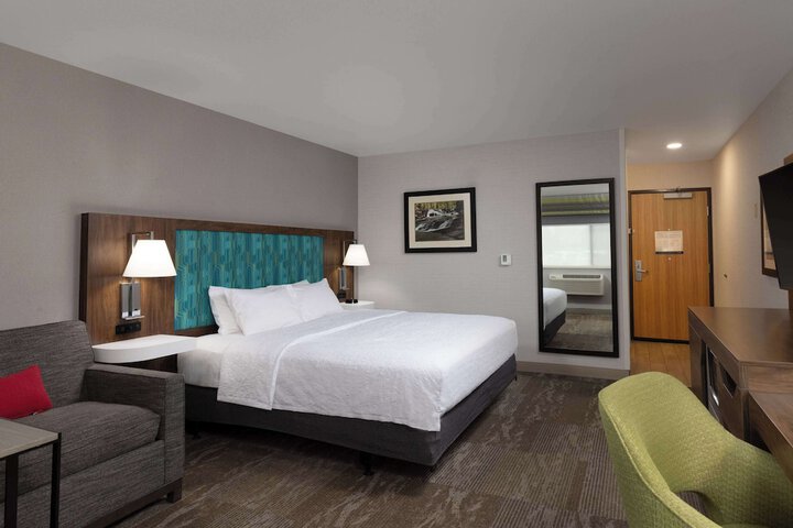 Room 70 of 93