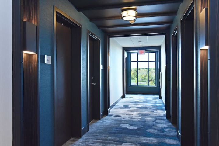 Ballroom/Hall 21 of 30